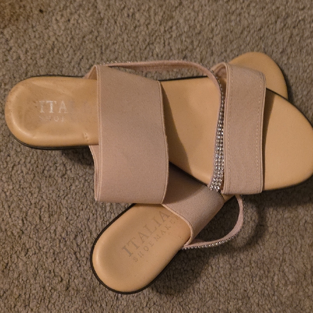 Italina Cream Sandals with Modern Slide Design